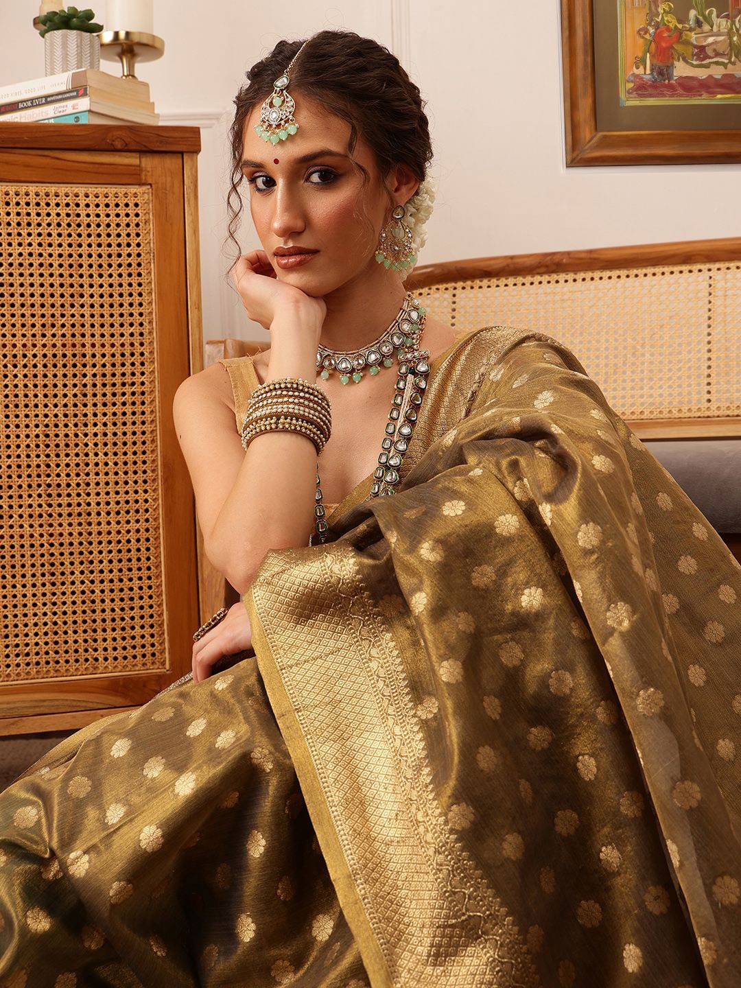 

Silk Land Woven Design Zari Tissue Kanjeevaram Saree, Grey
