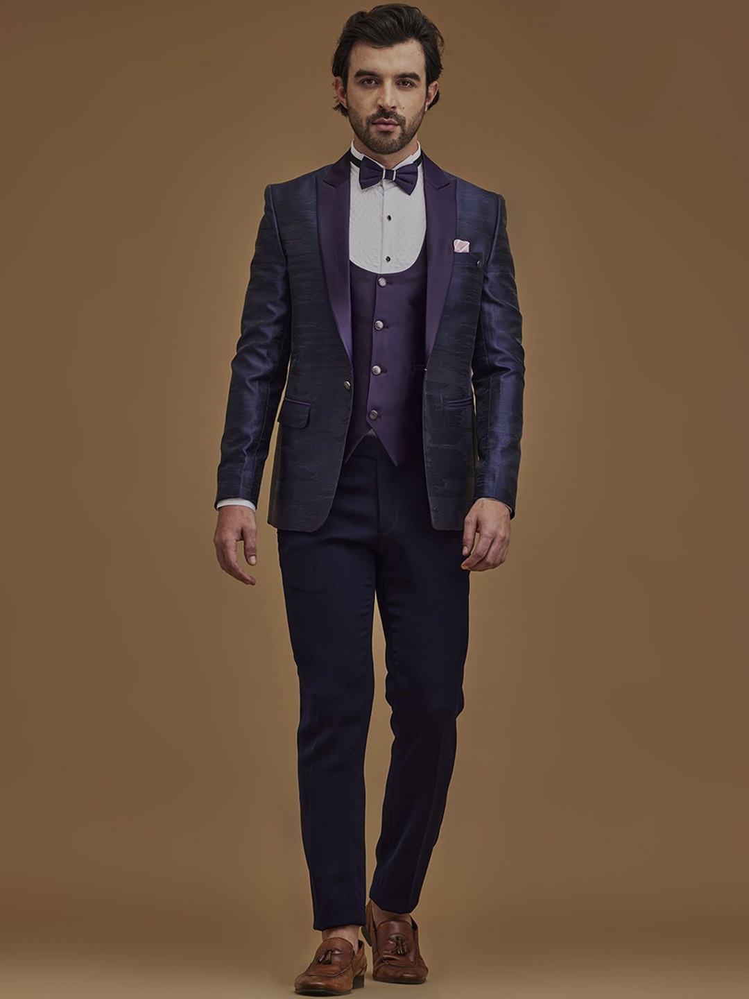 

Neumen Men Self Design Single-Breasted Five-Piece Formal Suit, Purple