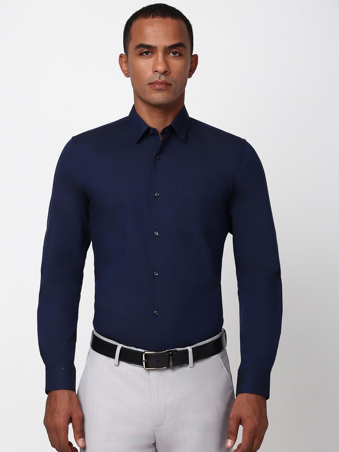 

Peter England Men Spread Collar Solid Cotton Slim Fit Formal Shirt, Navy blue