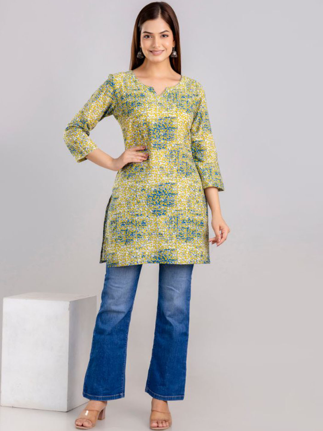 

Arudhi Floral Printed Pure Cotton Straight Kurta, Green