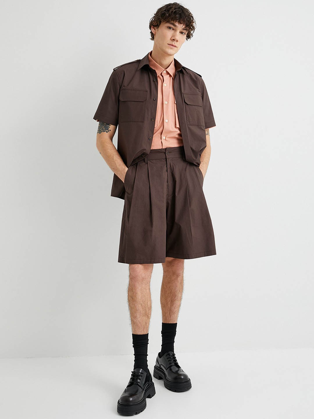 

Koton Men Mid-Rise Pleated Cotton Shorts, Brown