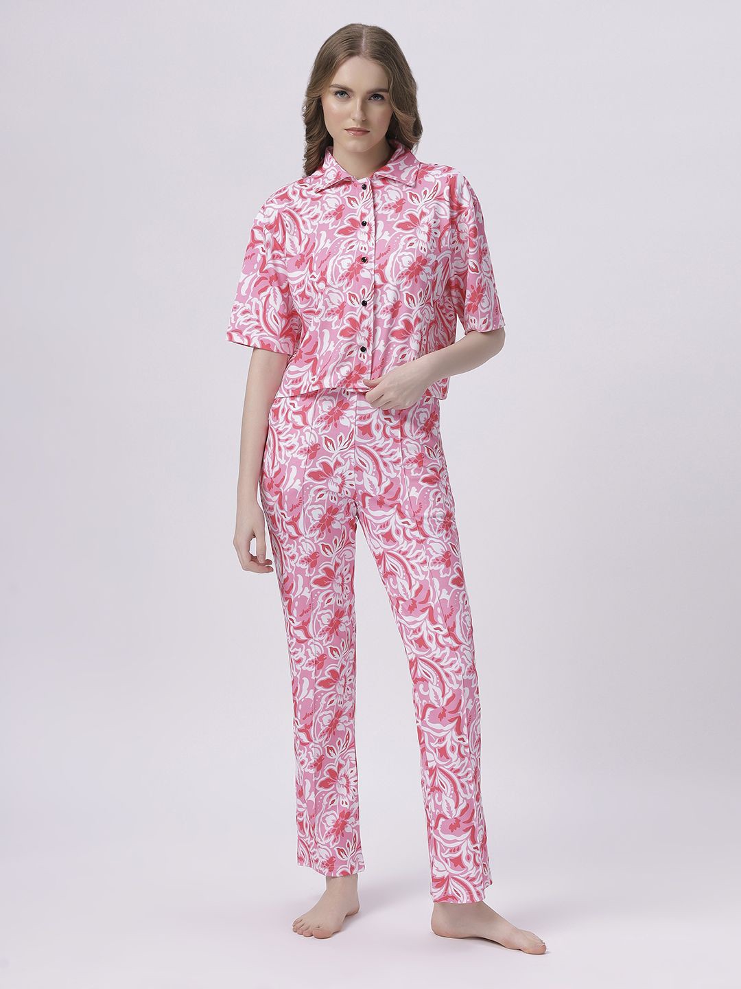 

BABA YAGA Printed Drop Shoulder Sleeves Shirt With Trousers, Pink