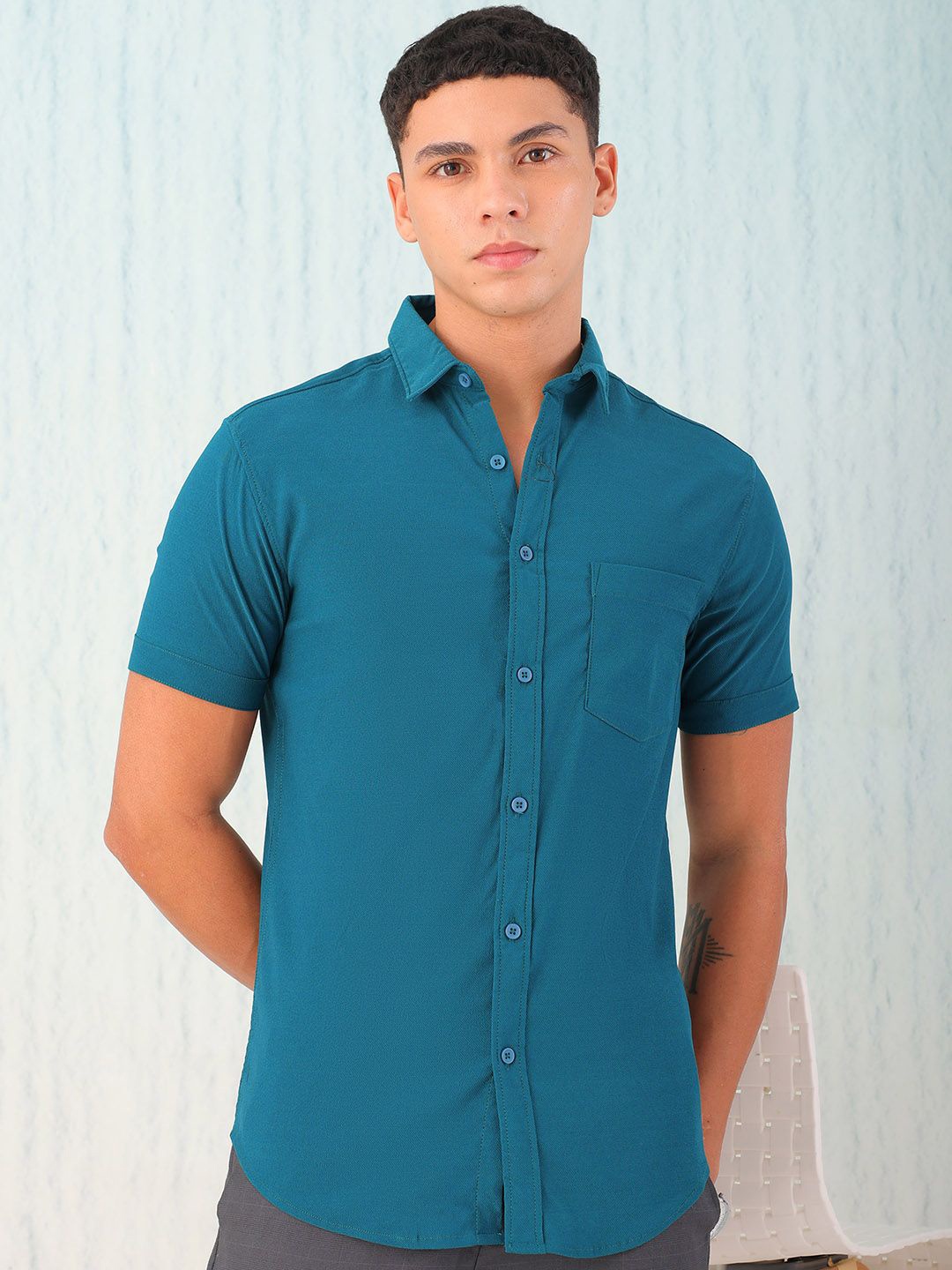 

Hardsoda by The Indian Garage Co Men Spread Collar Solid Cotton Casual Shirt, Teal