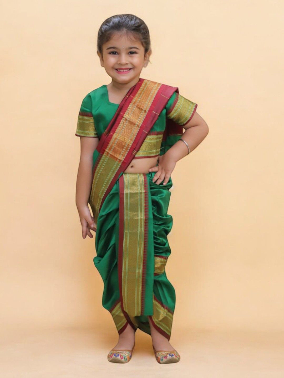 

LITTLE GINNIE Girls Zari Border Ready To Wear Silk Saree, Green
