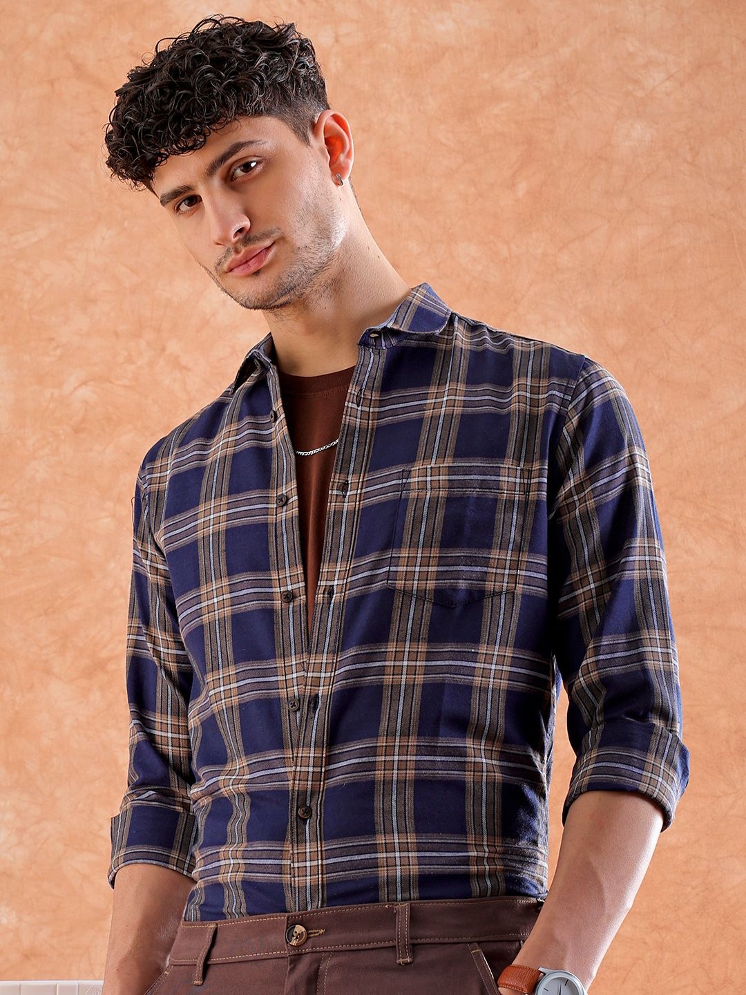

Hardsoda by The Indian Garage Co Men Spread Collar Tartan Checked Casual Shirt, Navy blue