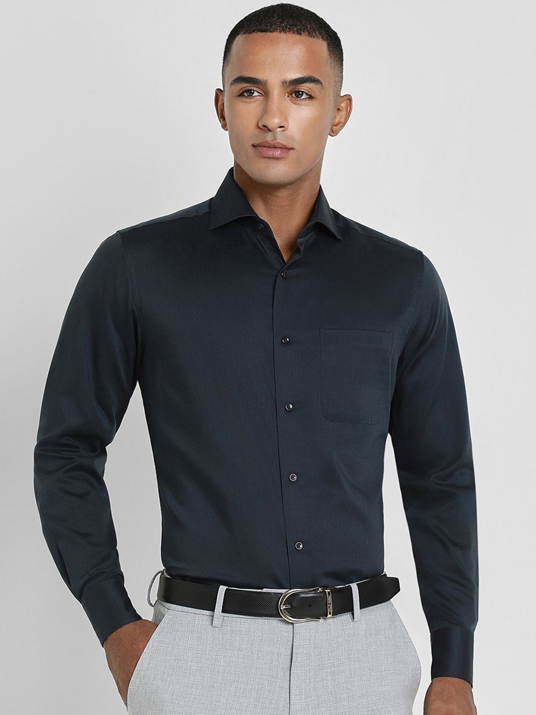 

Allen Solly Sport Men Spread Collar Solid Cotton Formal Shirt, Navy blue