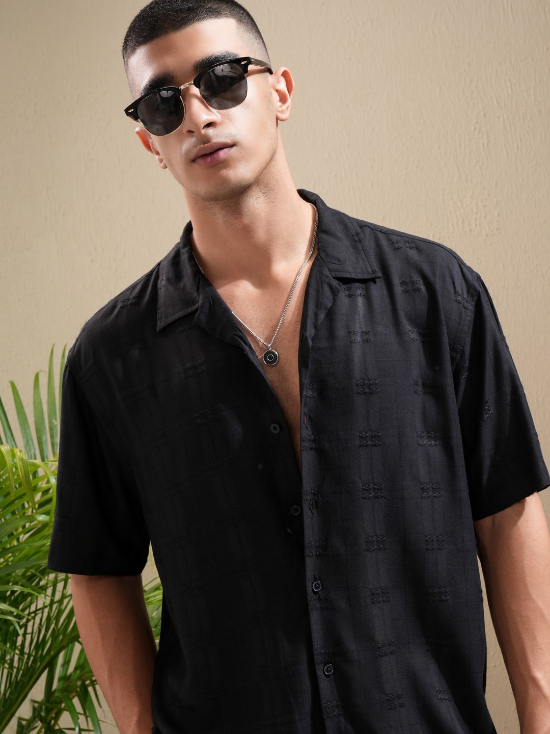 

Highlander Men Butta Dobby Cuban Collar Relaxed Shirt, Black