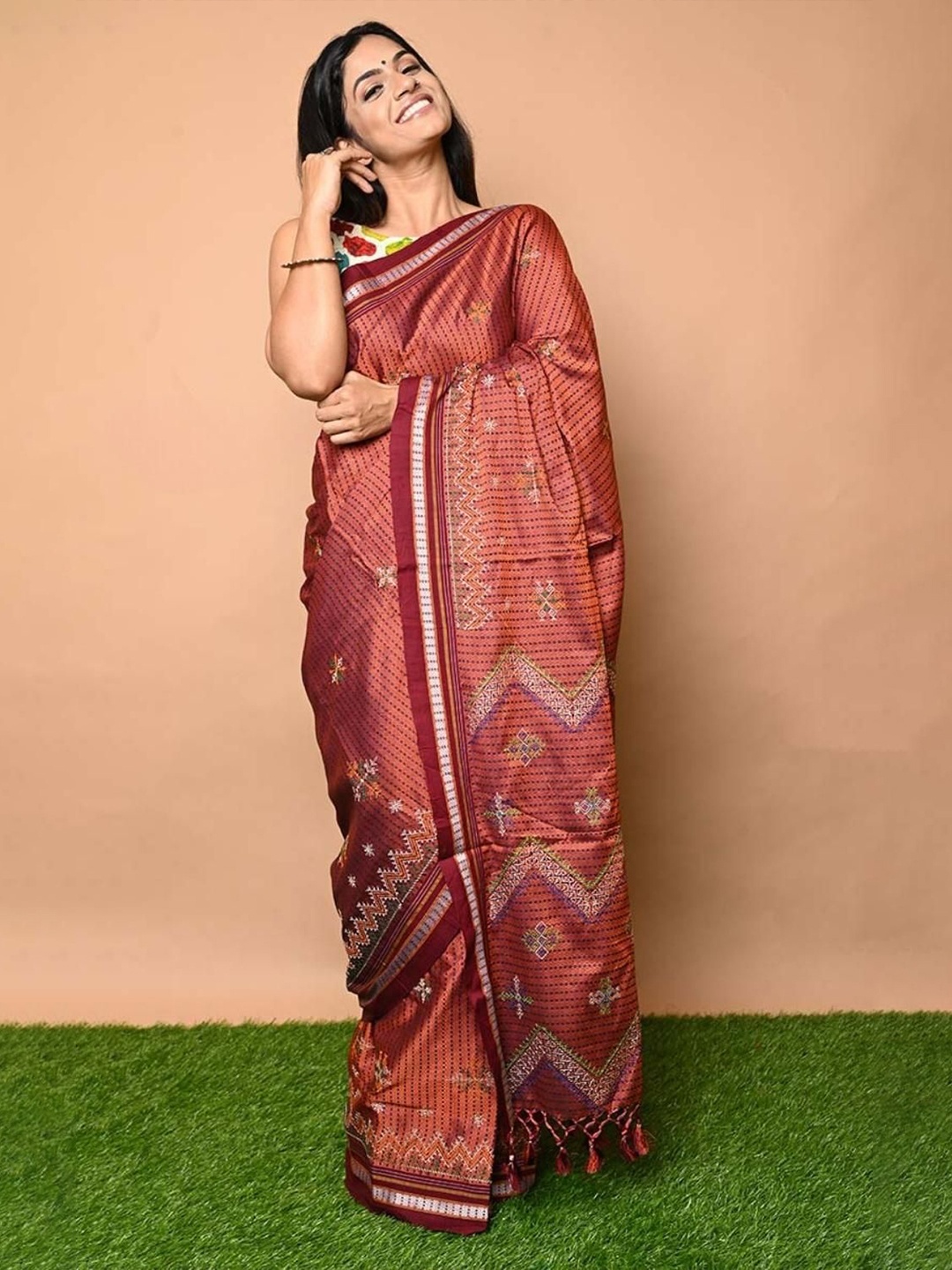 

Very Much Indian Ethnic Motifs Printed Saree, Rust