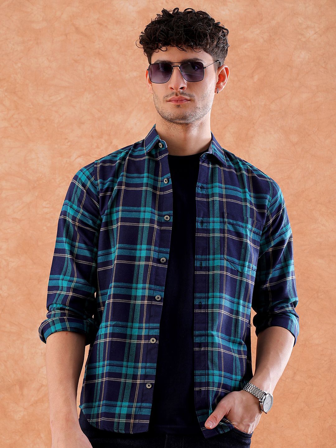 

Hardsoda by The Indian Garage Co Men Spread Collar Tartan Checked Casual Shirt, Navy blue