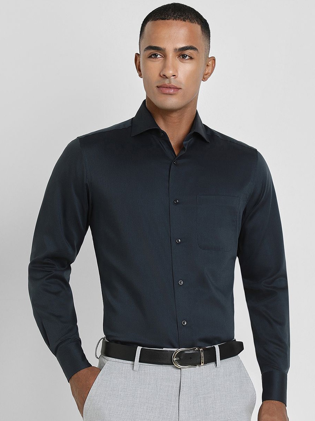 

Allen Solly Sport Men Spread Collar Solid Cotton Formal Shirt, Navy blue