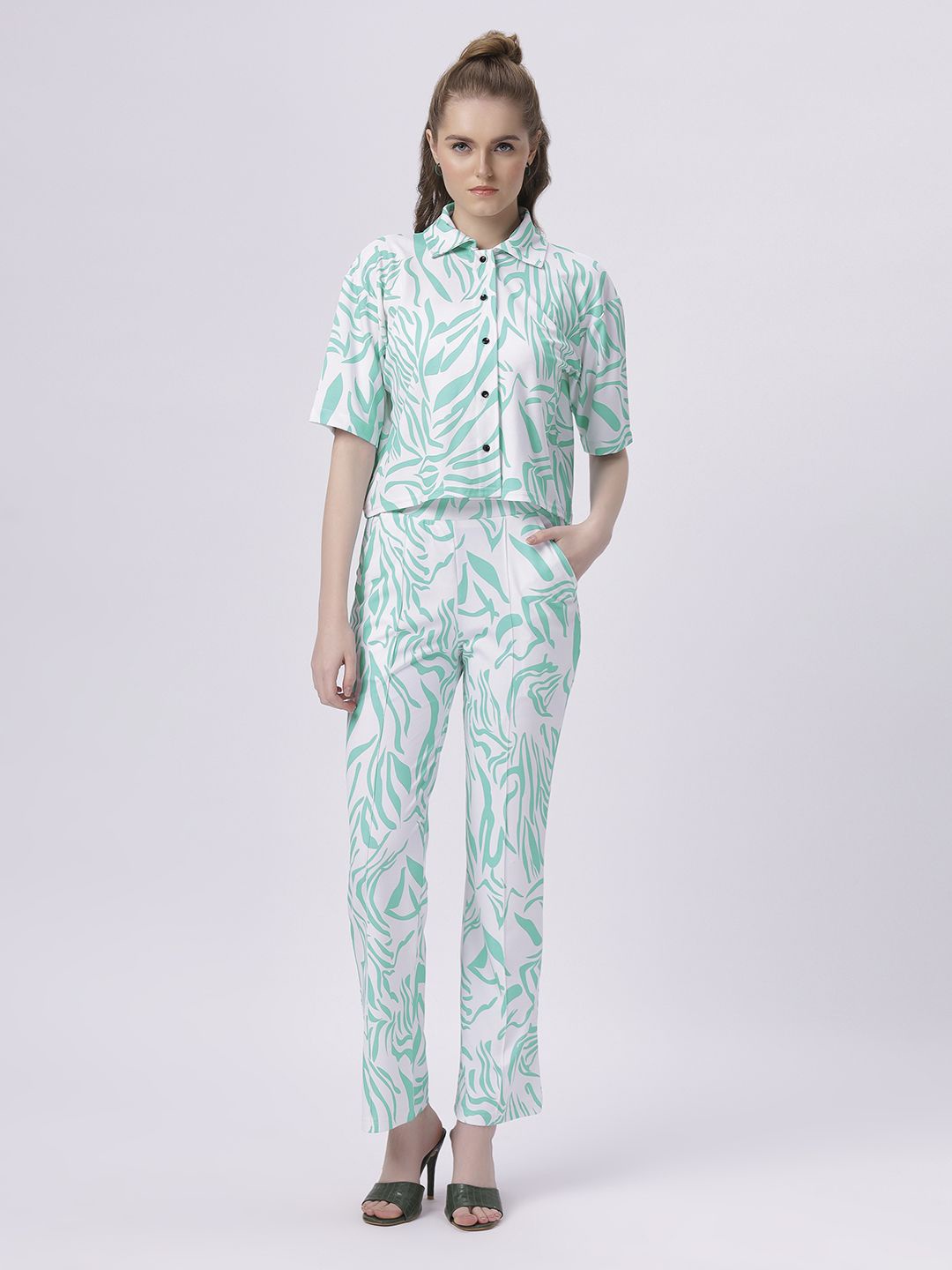 

BABA YAGA Printed Drop Shoulder Sleeves Shirt With Trousers, White