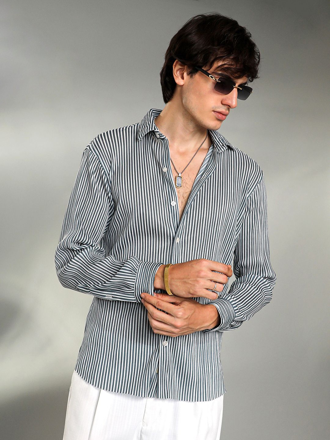 

Campus Sutra Men Comfort Spread Collar Striped Casual Shirt, White