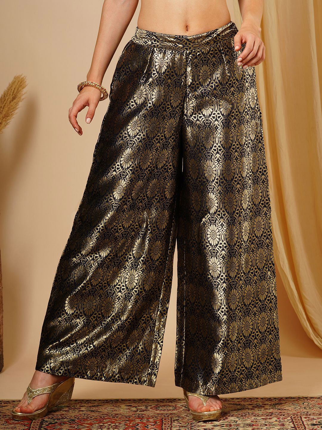 

Globus Women Floral Printed Wide Leg Ethnic Palazzo, Navy blue