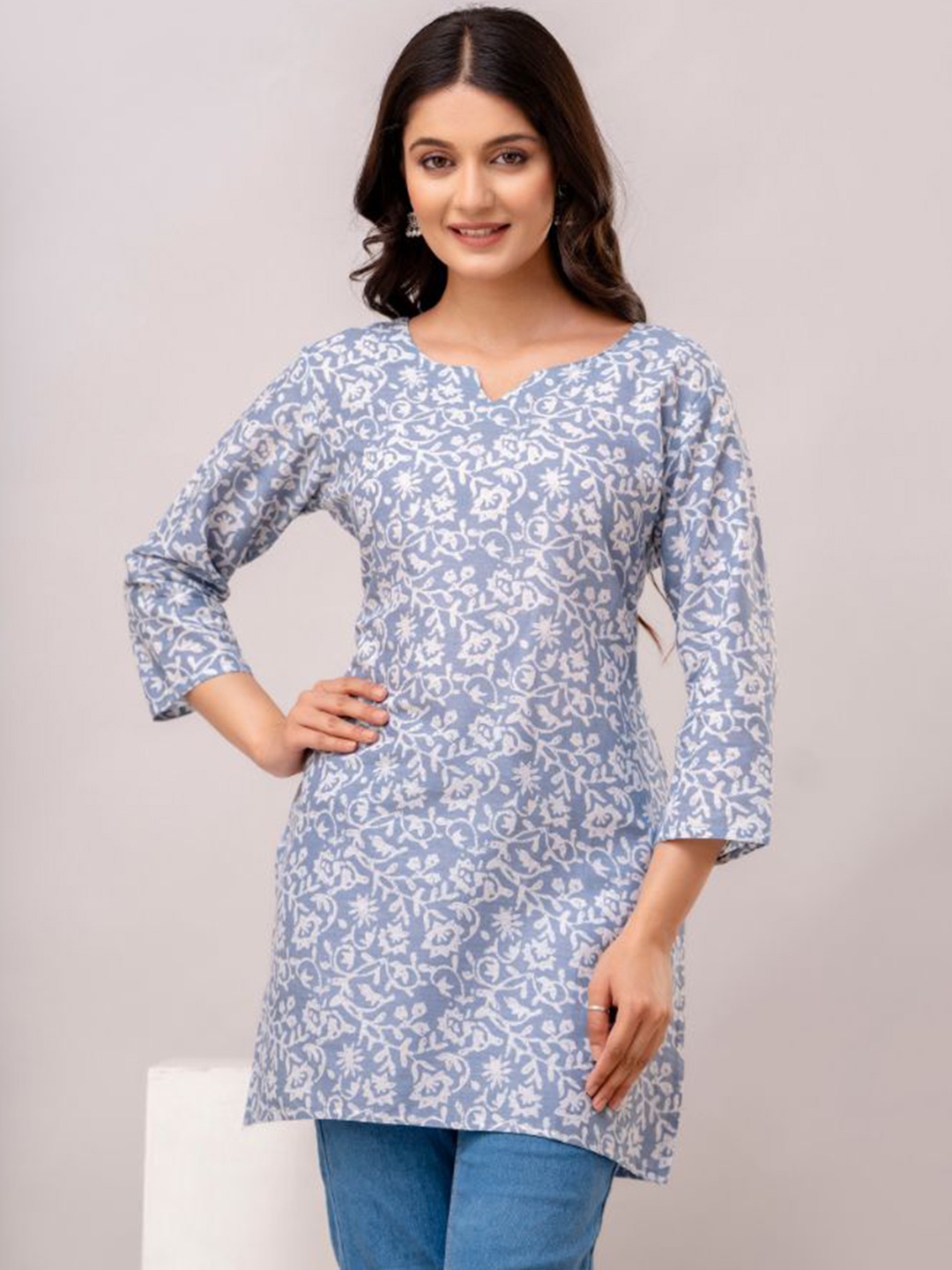 

Arudhi Floral Printed Pure Cotton Straight Kurti, Grey