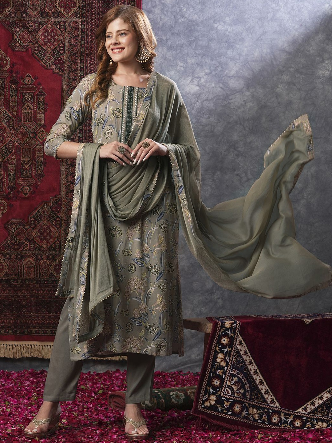 

GoSriKi Floral Printed Thread Work Straight Kurta With Trousers & Dupatta, Grey