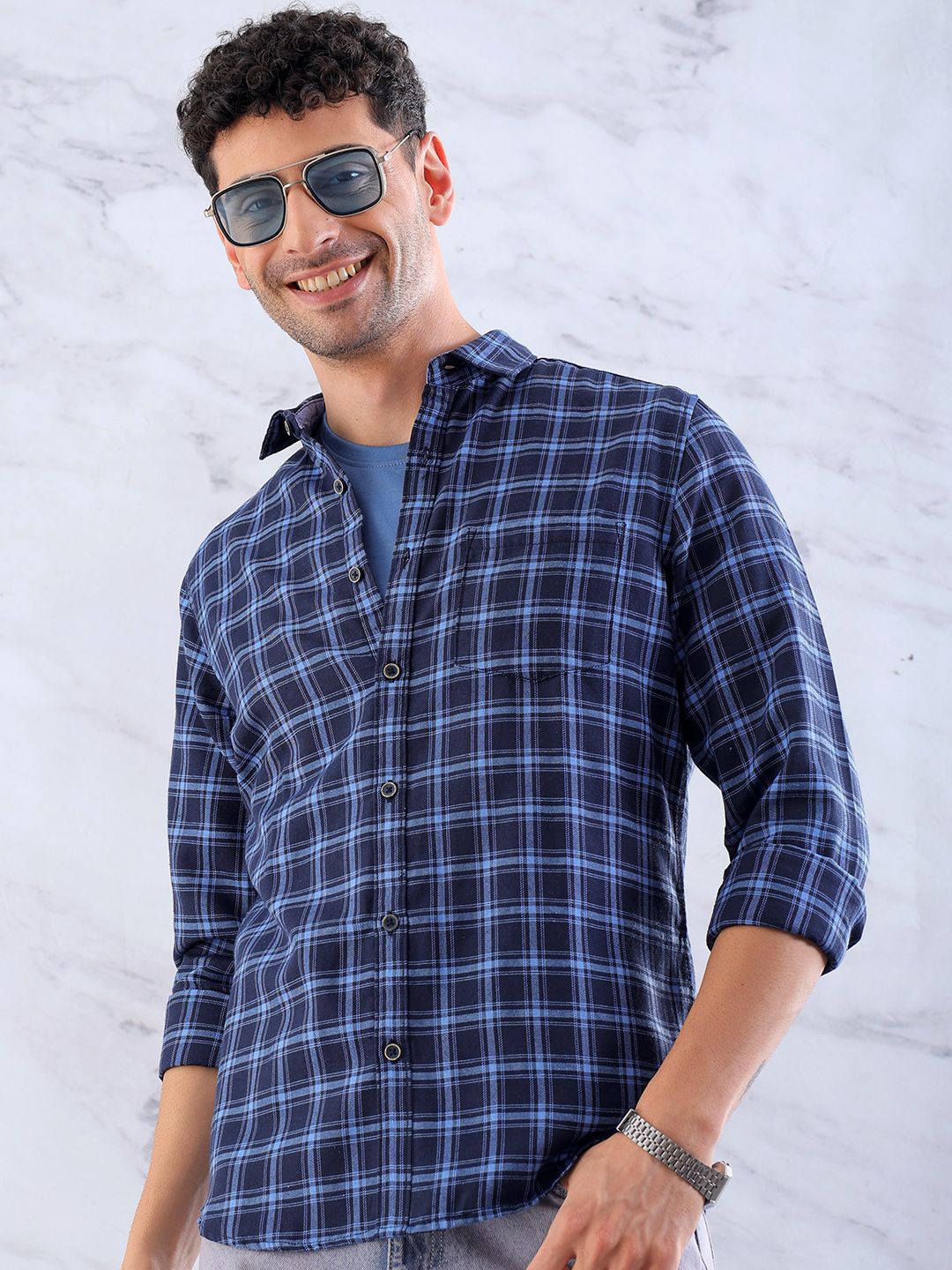 

Hardsoda by The Indian Garage Co Men Spread Collar Tartan Checked Slim Fit Casual Shirt, Navy blue