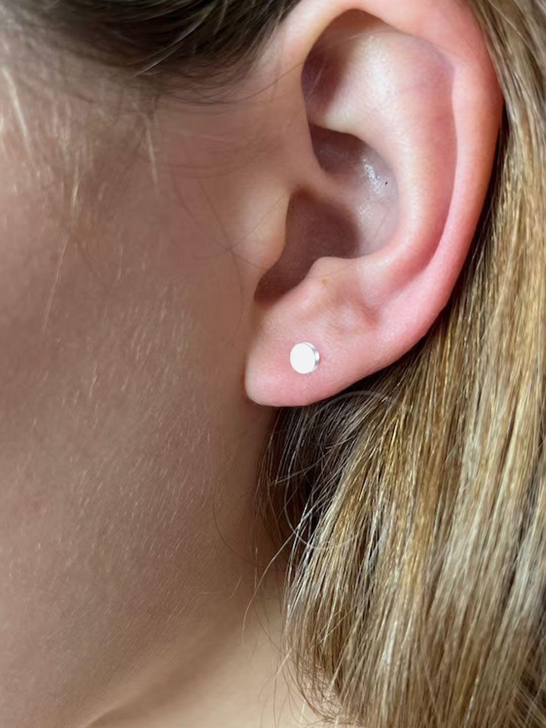 

Goldnera Circular Studs Earrings, Silver