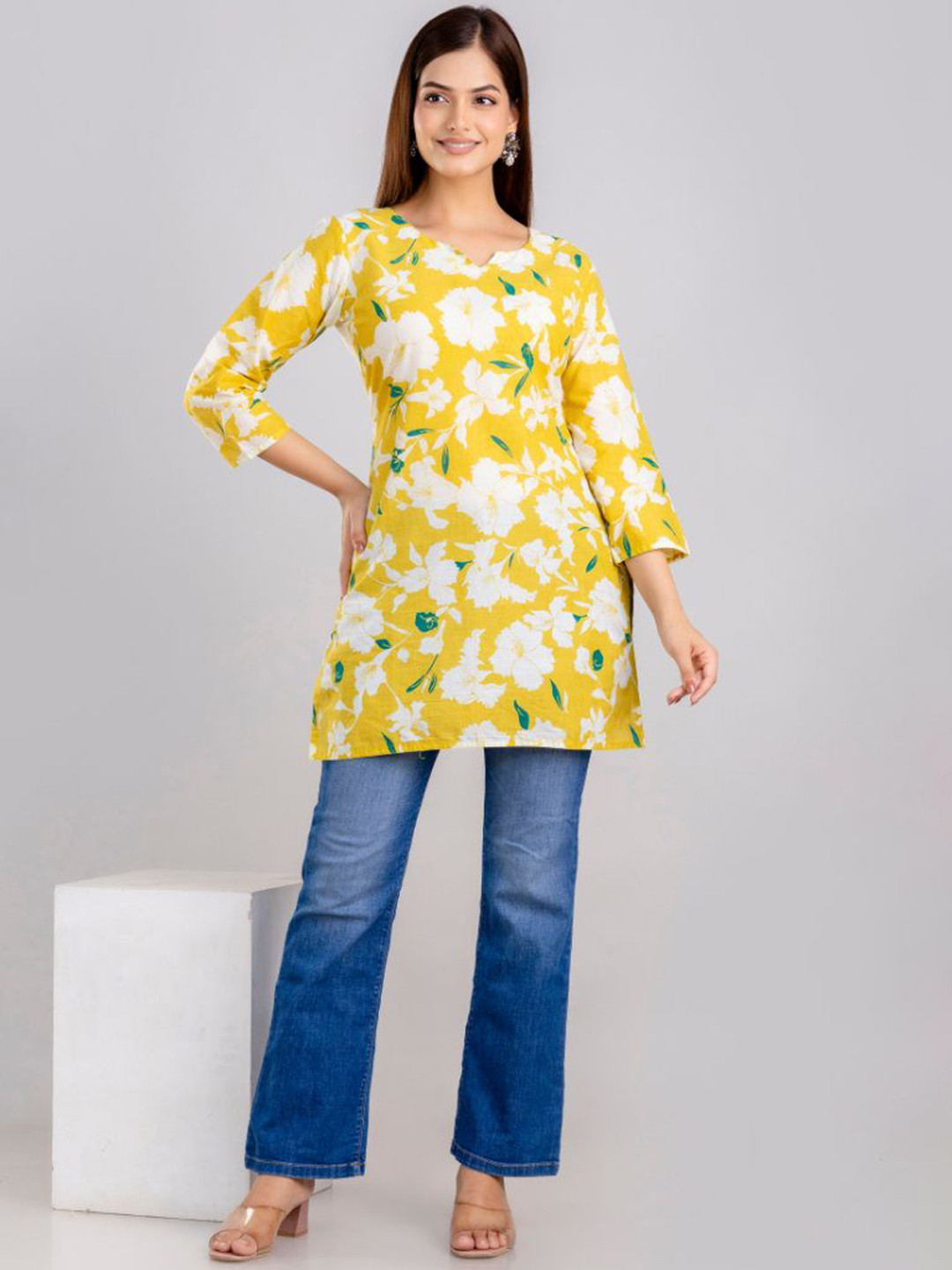 

Arudhi Floral Printed Pure Cotton Straight Kurta, Yellow