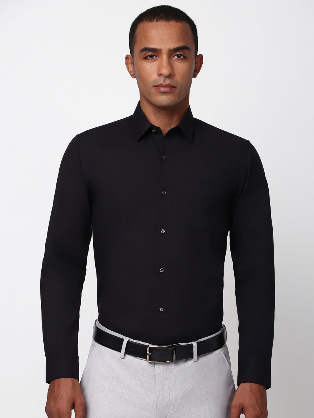 

Peter England Men Spread Collar Solid Cotton Slim Fit Formal Shirt, Black