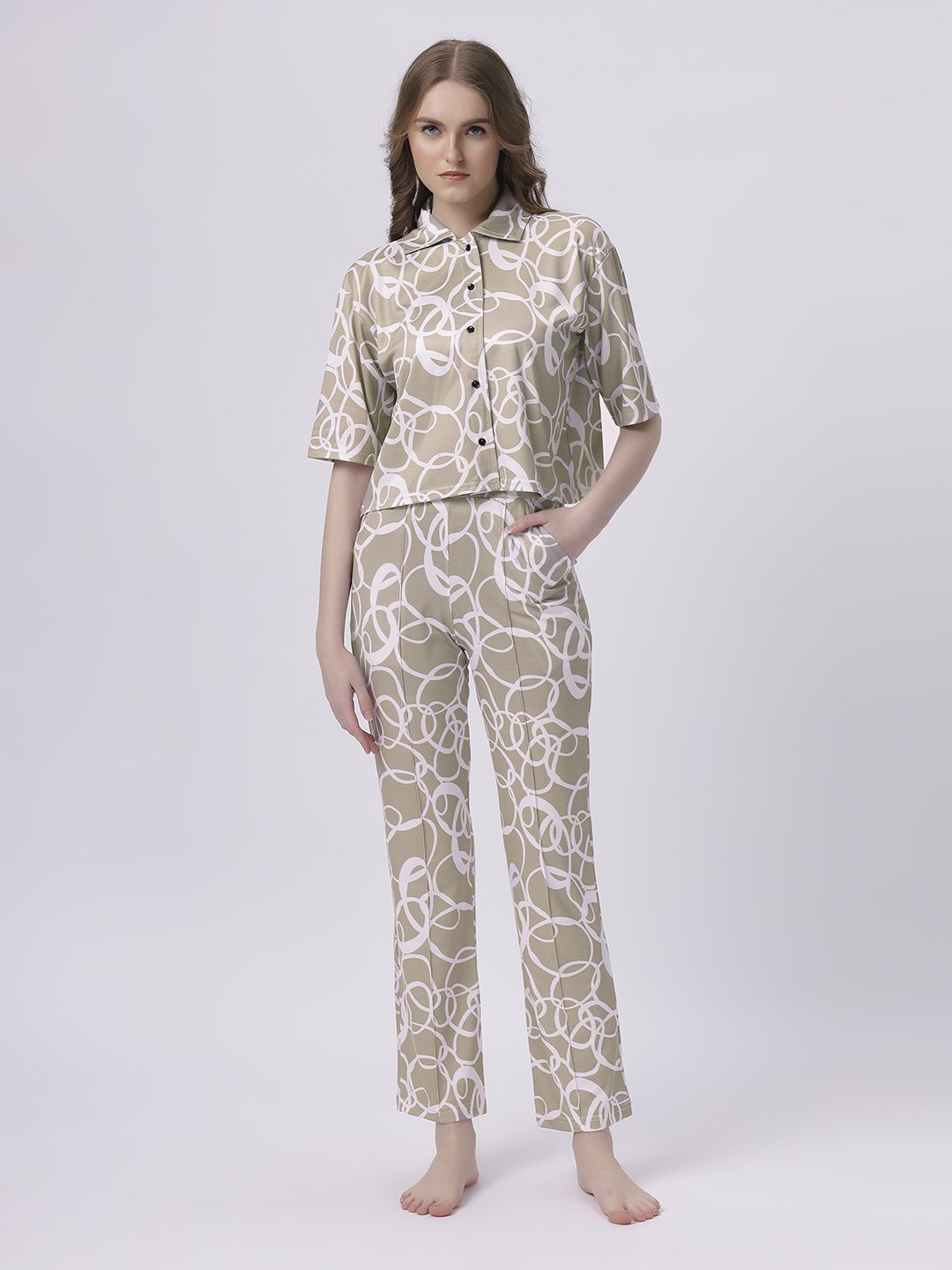 

BABA YAGA Printed Drop Shoulder Sleeves Shirt With Trousers, Off white