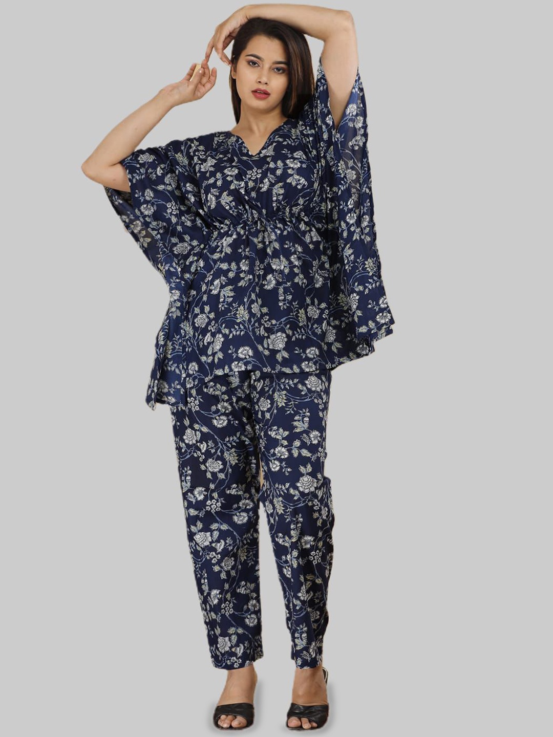 

SHOOLIN Women Floral Printed Empire Pure Cotton Kurti with Trousers, Blue