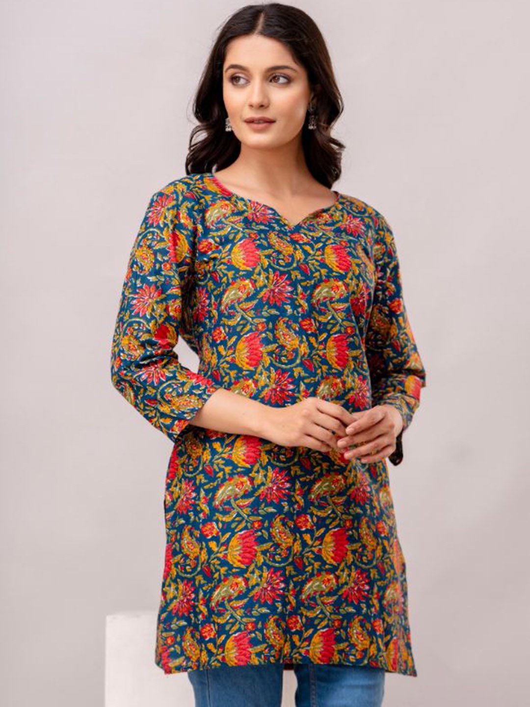 

Arudhi Floral Printed Pure Cotton Straight Kurta, Blue