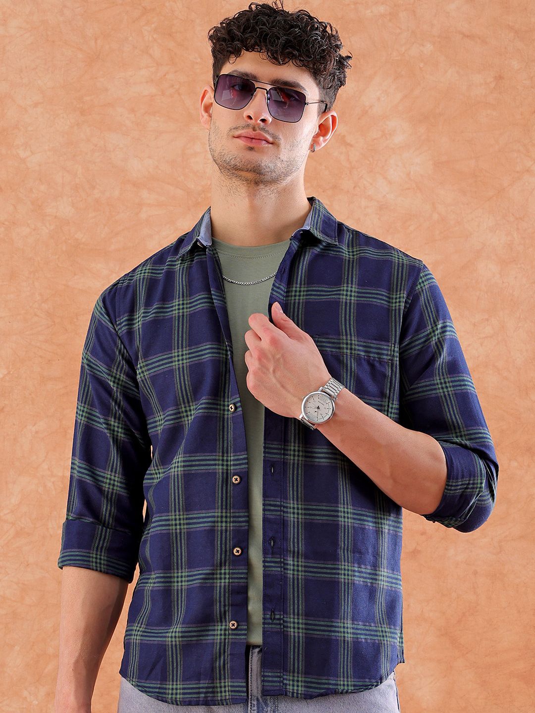 

Hardsoda by The Indian Garage Co Men Spread Collar Tartan Checked Casual Shirt, Navy blue