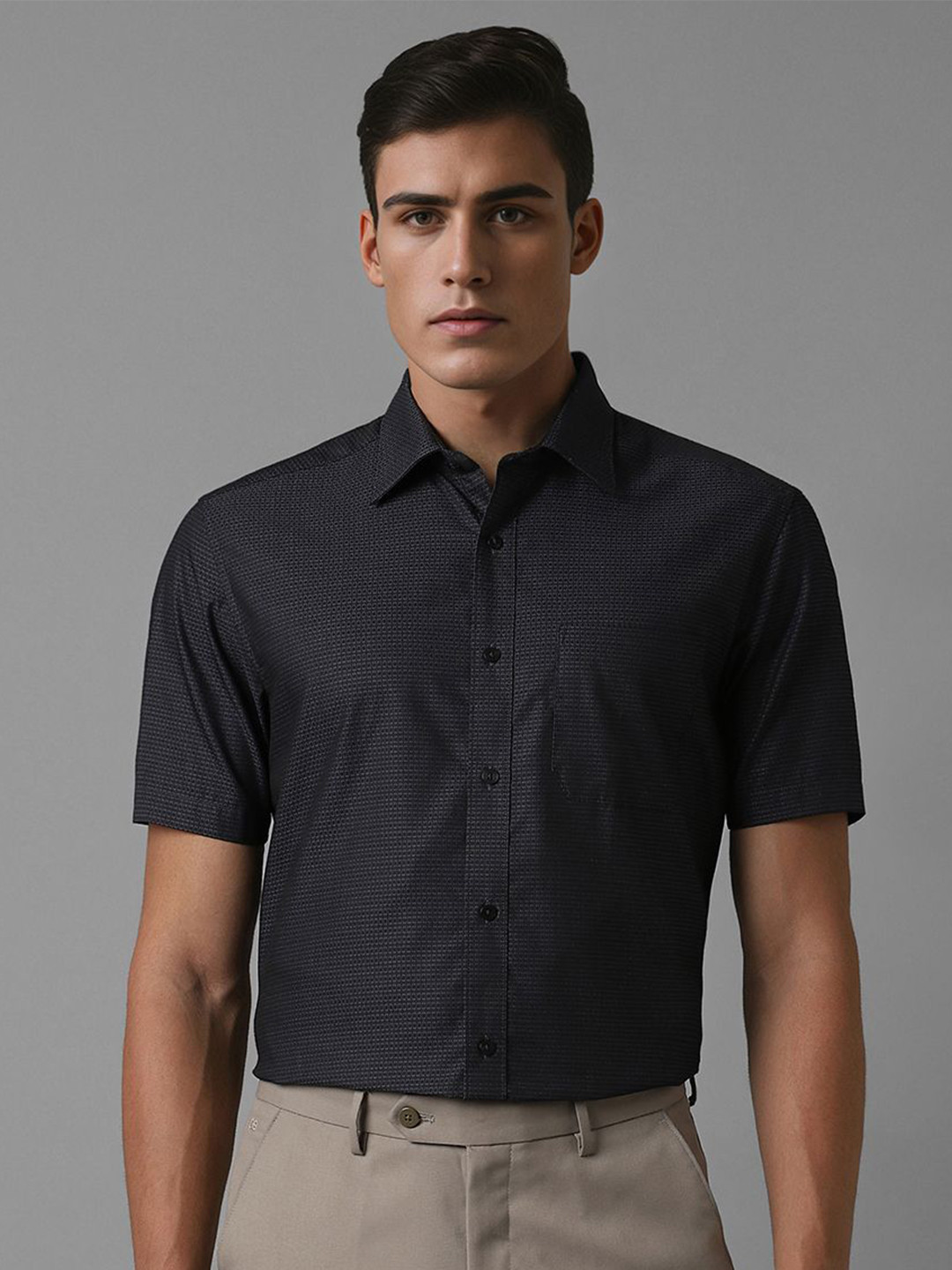 

Louis Philippe Men Cutaway Collar Solid Cotton Formal Shirt, Black