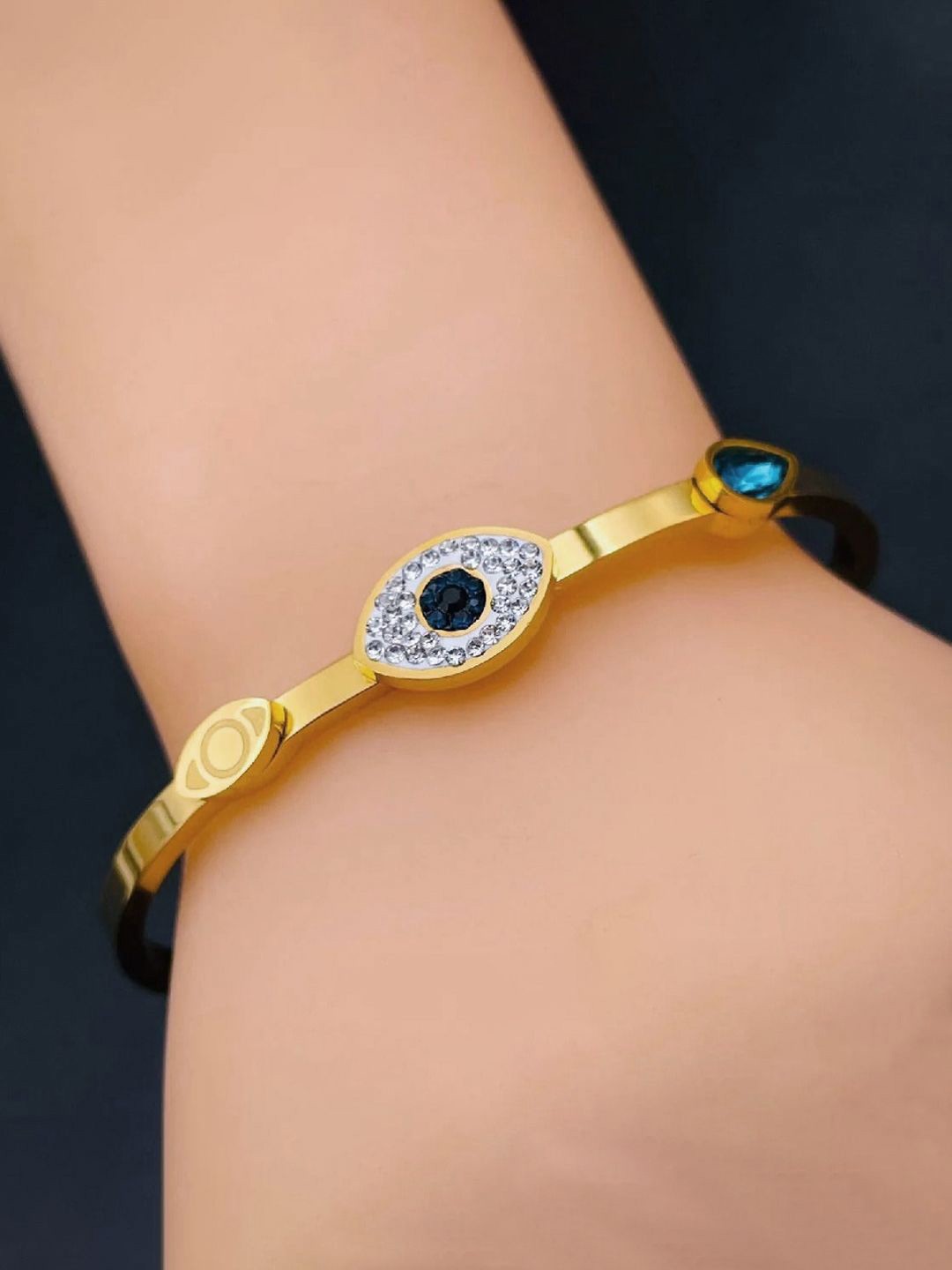 

Designs & You Gold-Plated American Diamond Bangle-Style Bracelet