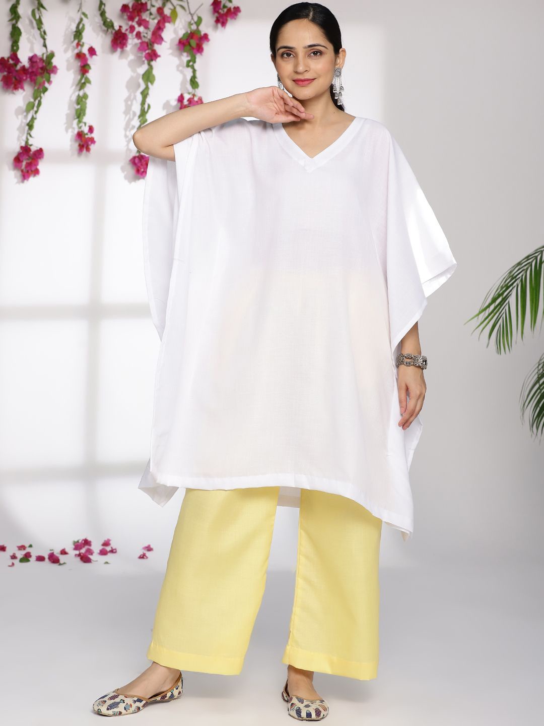 

LetsDressUp V-Neck Extended Sleeves Cotton Kaftan Kurta, White