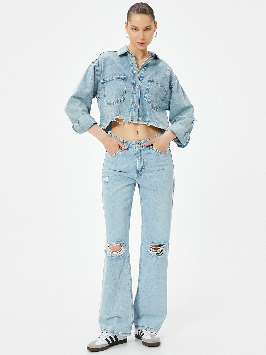 

Koton Women Solid Straight Fit Highly Distressed Jeans, Blue