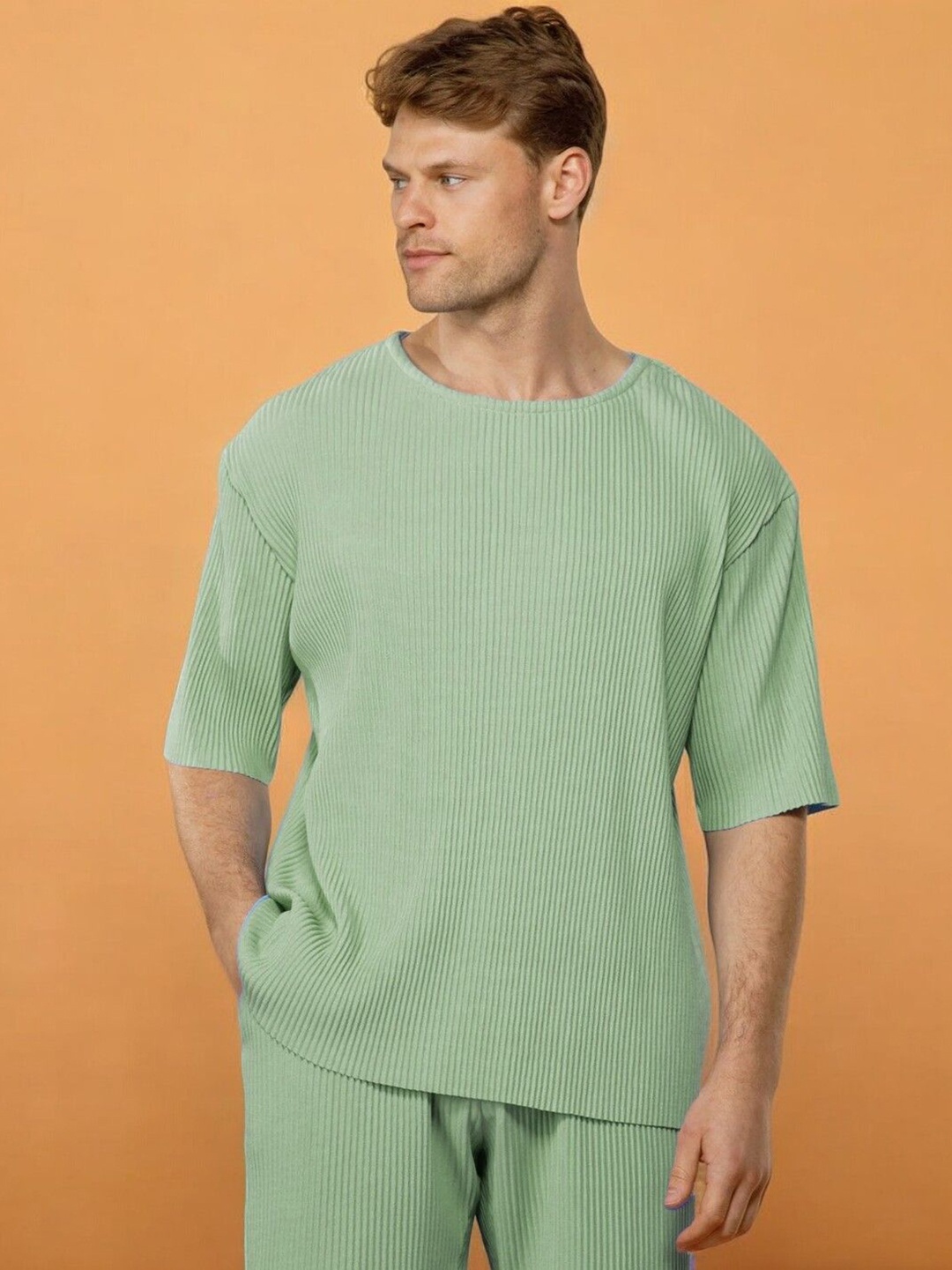 

CLAFOUTIS Self Design T-Shirt With Shorts, Green