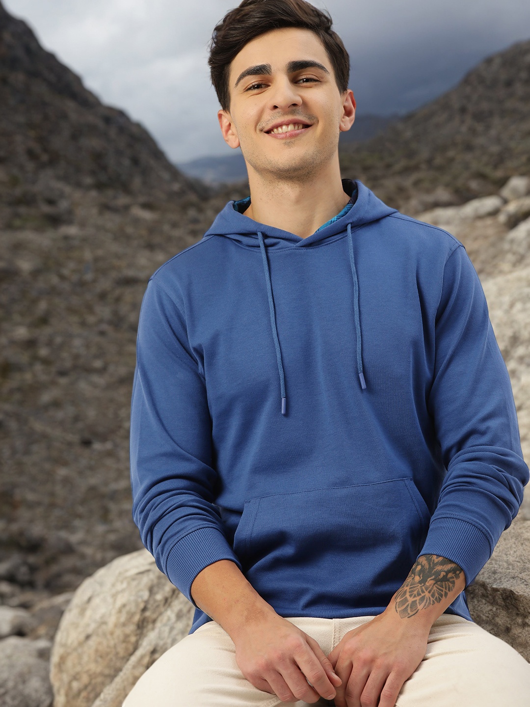 

Mast & Harbour Men Hooded Sweatshirt, Blue