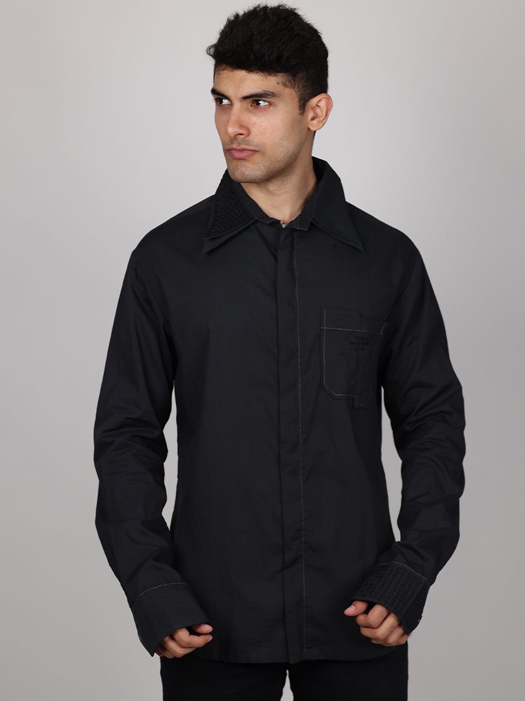 

Arya Giri Men Opaque Casual Shirt, Black
