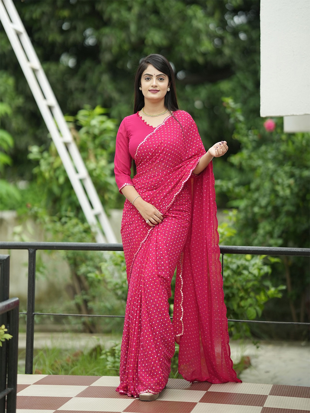 

Anouk Bandhani Mirror Work Bandhani Saree, Pink
