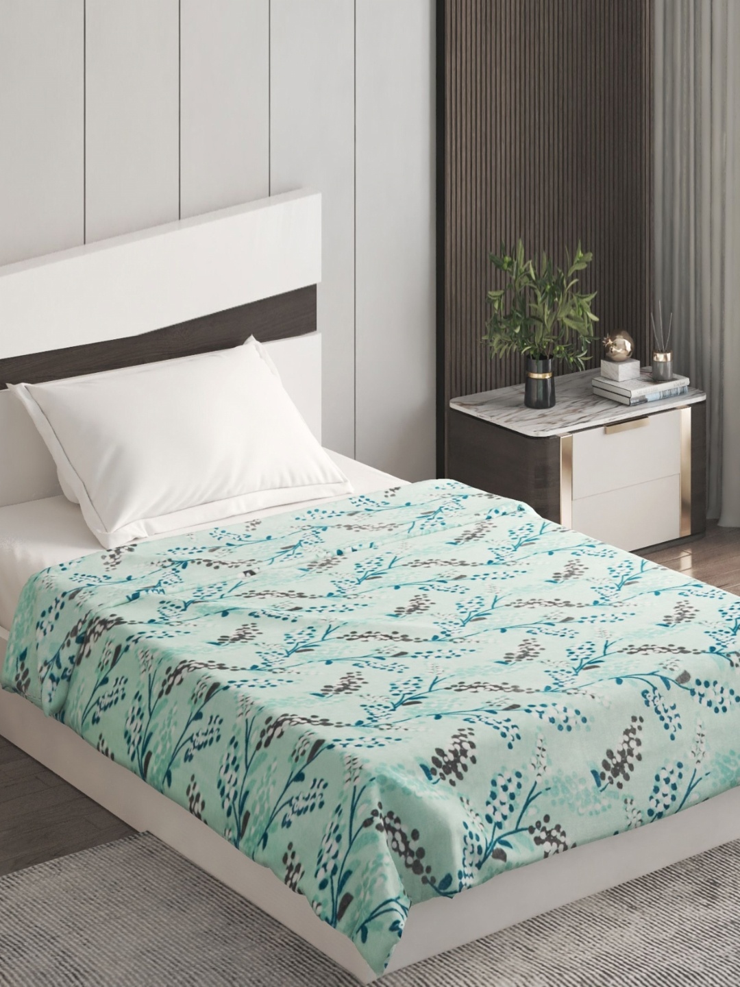 

Home Centre Archer Green & Grey Floral 150 GSM Mild Winter Single Bed Blanket