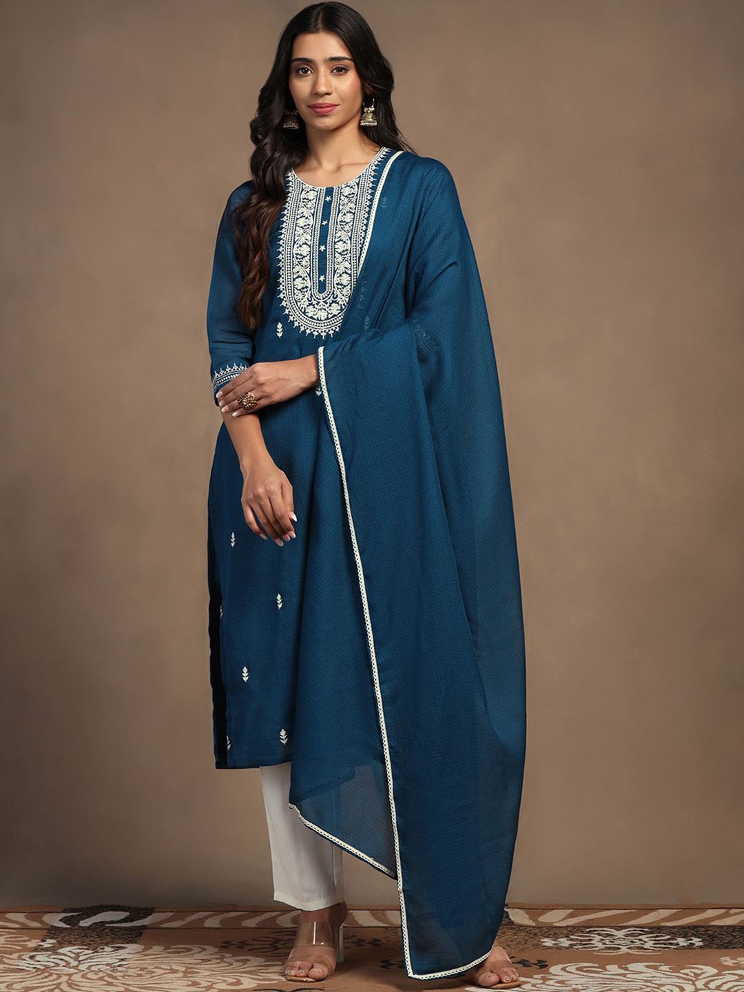 

BAESD Floral Embroidered Regular Thread Work Straight Kurta with Trousers & Dupatta, Blue