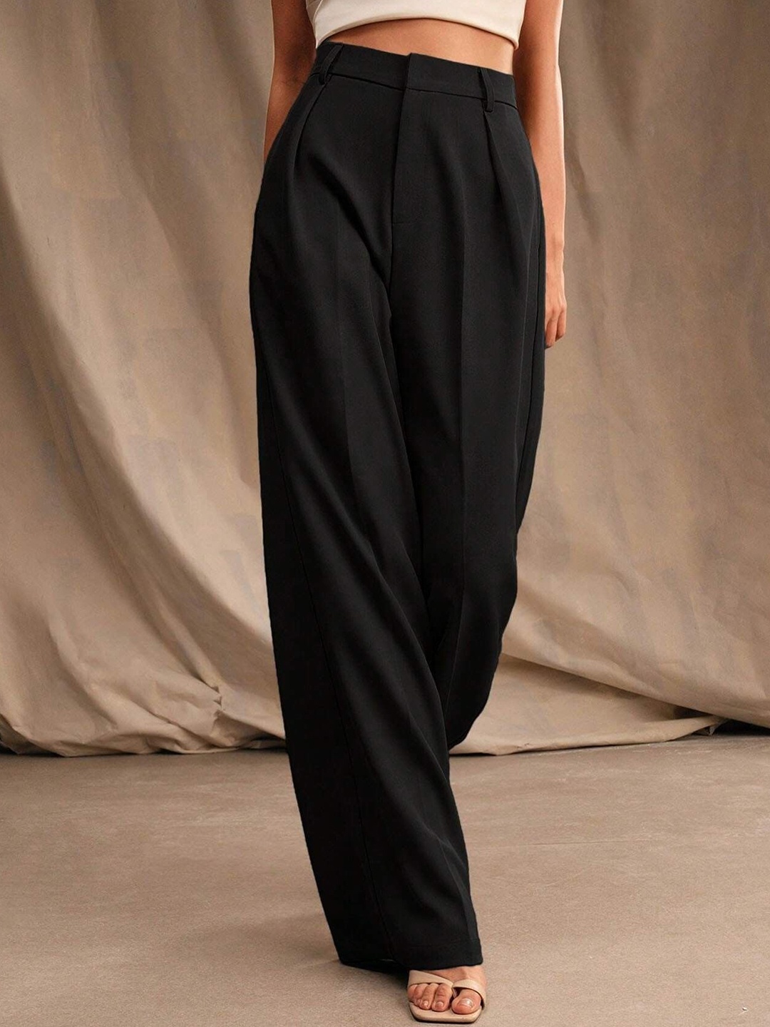 

FNOCKS Women Solid Tailored High-Rise Regular Trousers, Black