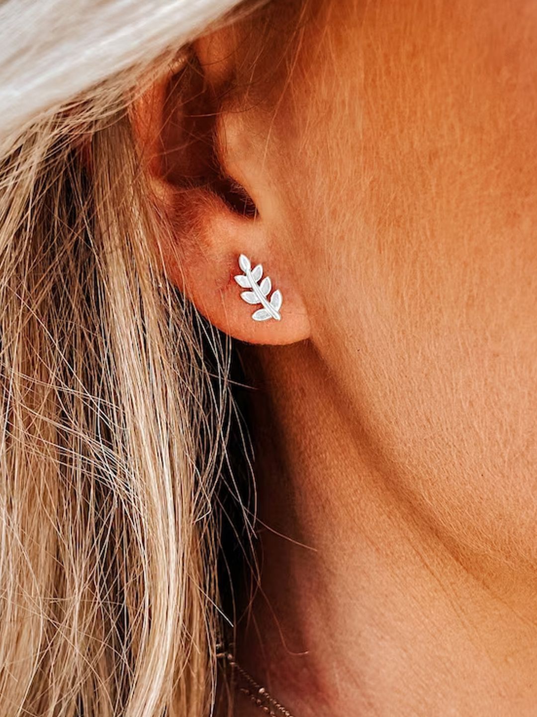 

Goldnera Leaf Shaped Studs Earrings, Silver