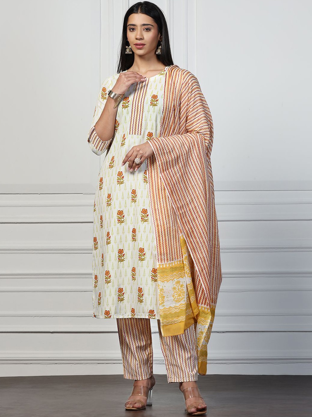 

BAESD Floral Printed Regular Straight Kurta with Trousers & Dupatta, Off white