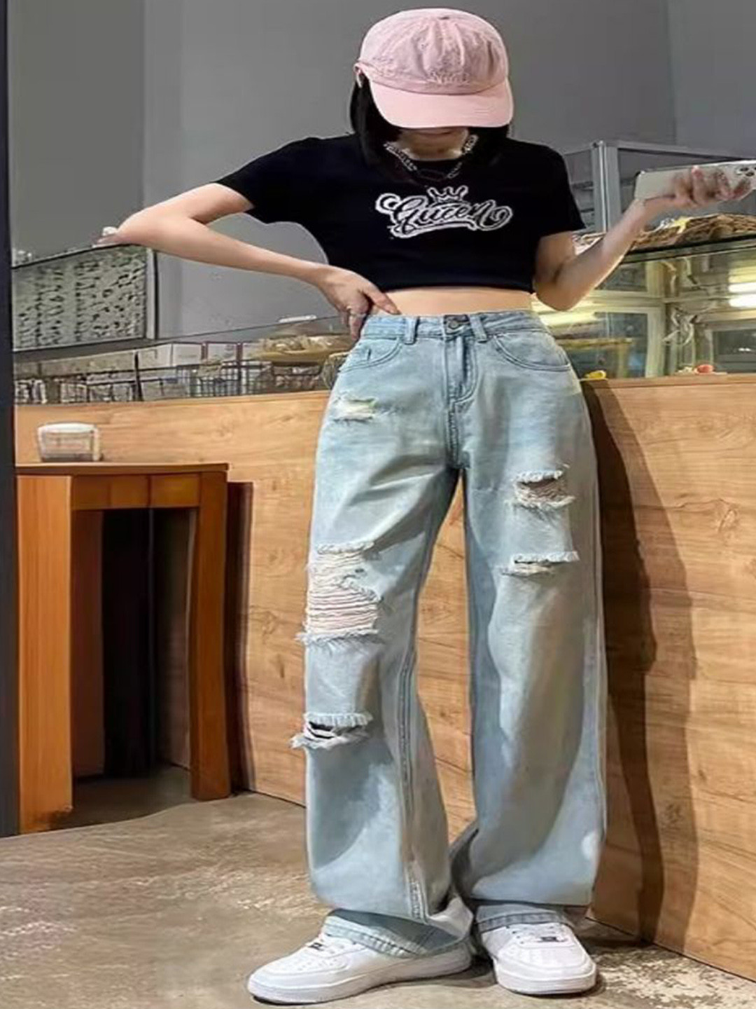 

StyleCast Women Straight Fit High-Rise Mildly Distressed Light Fade Jeans, Blue