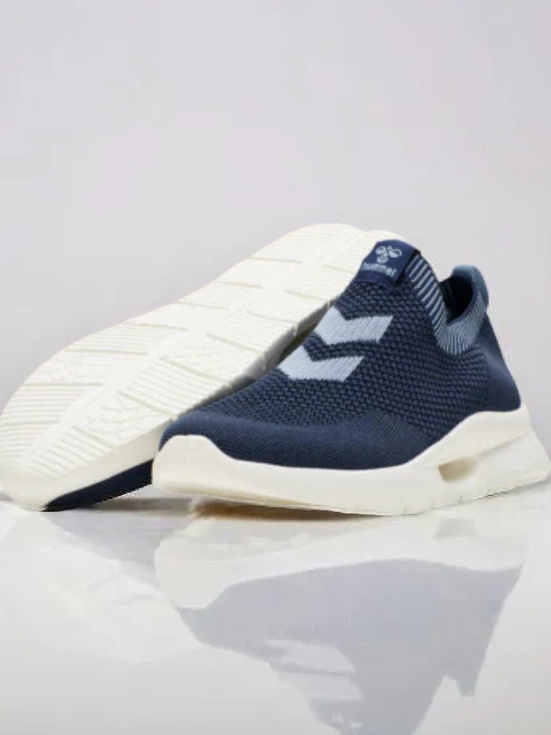 

hummel Tatum Seamless Unisex Woven Design Slip-On Sneakers, Navy blue