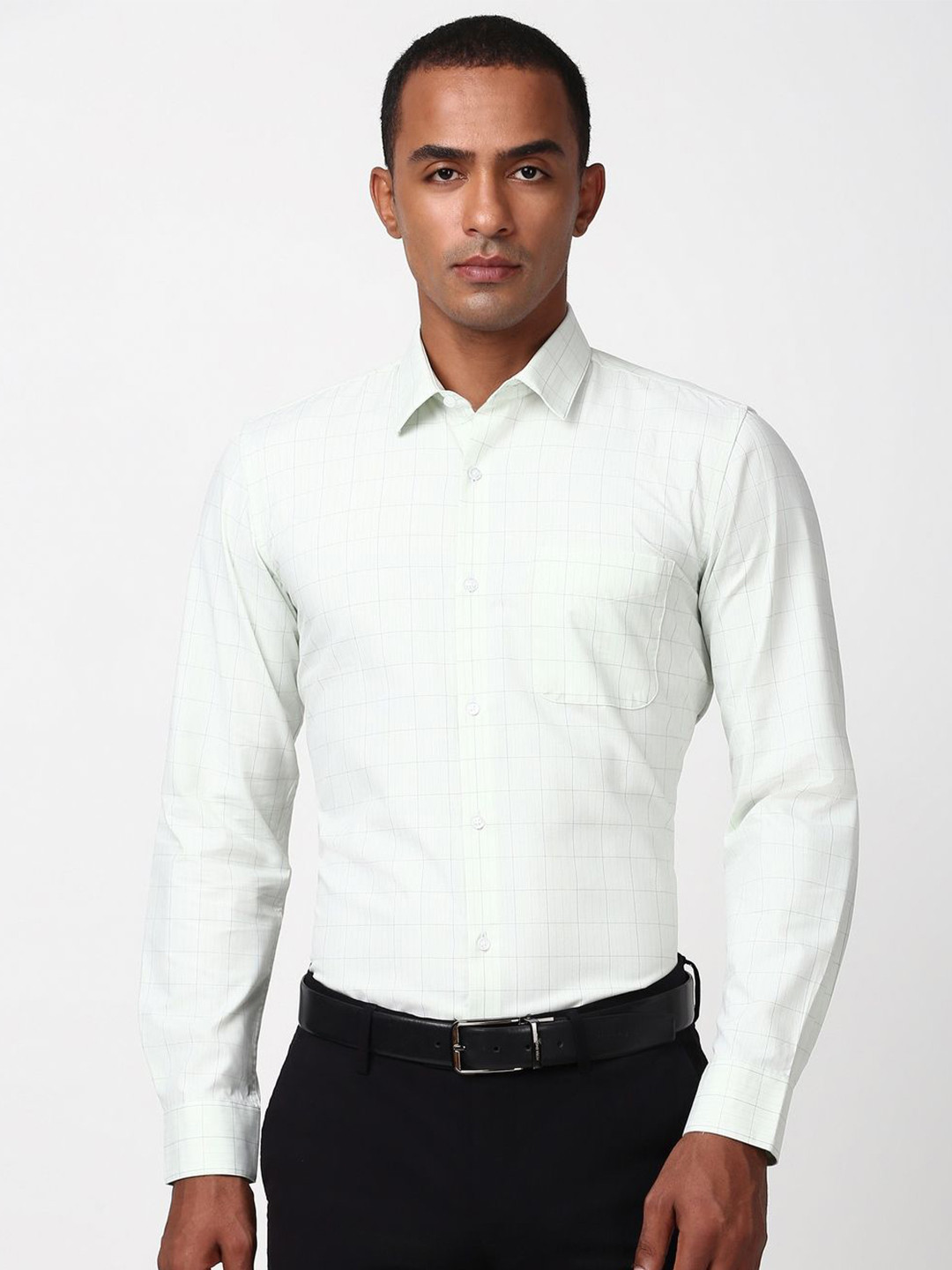 

Peter England Men Spread Collar Buffalo Checked Cotton Slim Fit Formal Shirt, White
