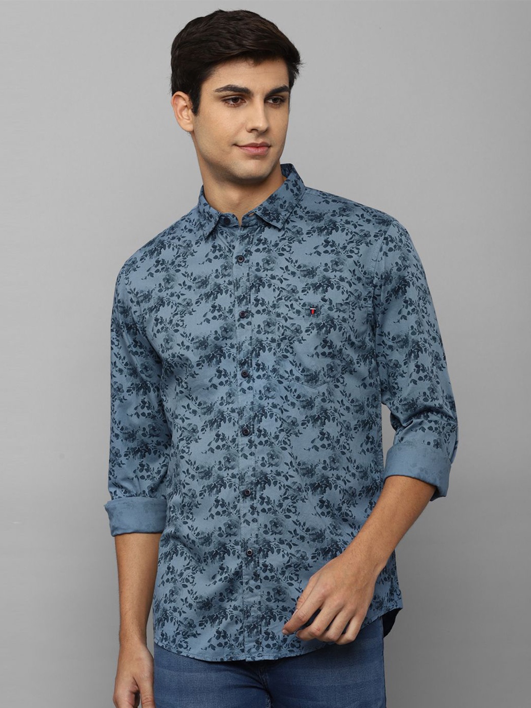 

Louis Philippe Jeans Men Spread Collar Floral Printed Cotton Slim Fit Casual Shirt, Blue