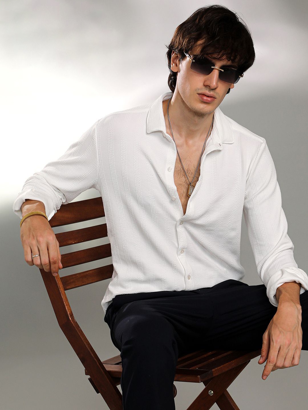 

Campus Sutra Men Comfort Spread Collar Textured Casual Shirt, White