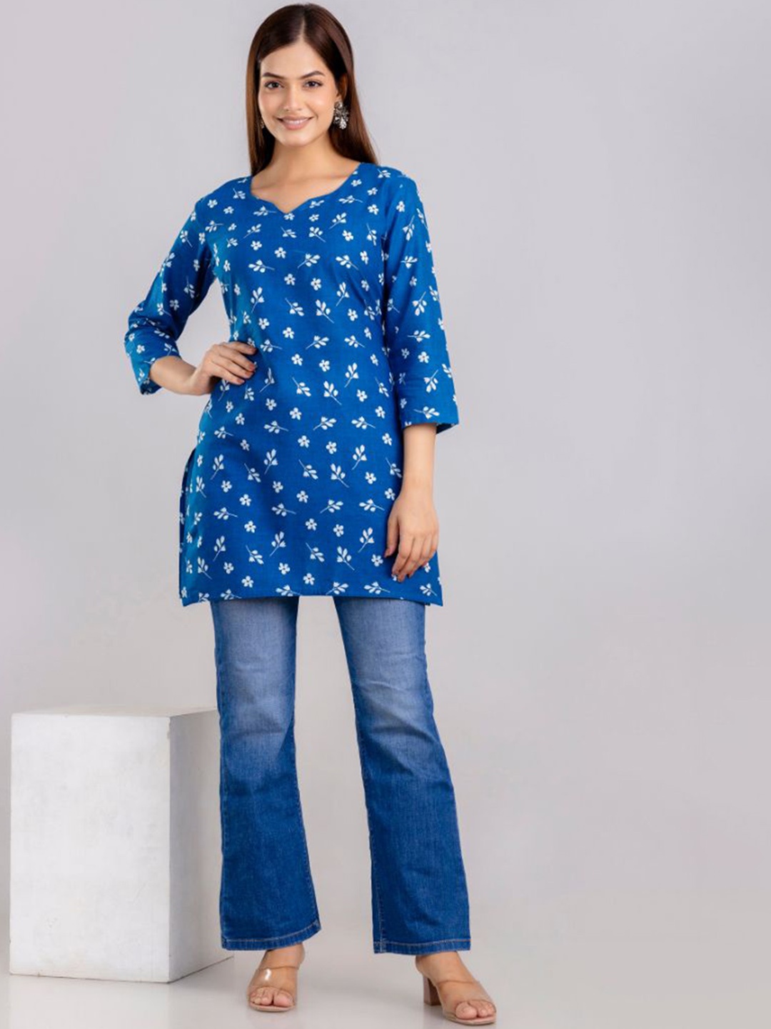 

Arudhi Floral Printed Pure Cotton Straight Kurta, Blue