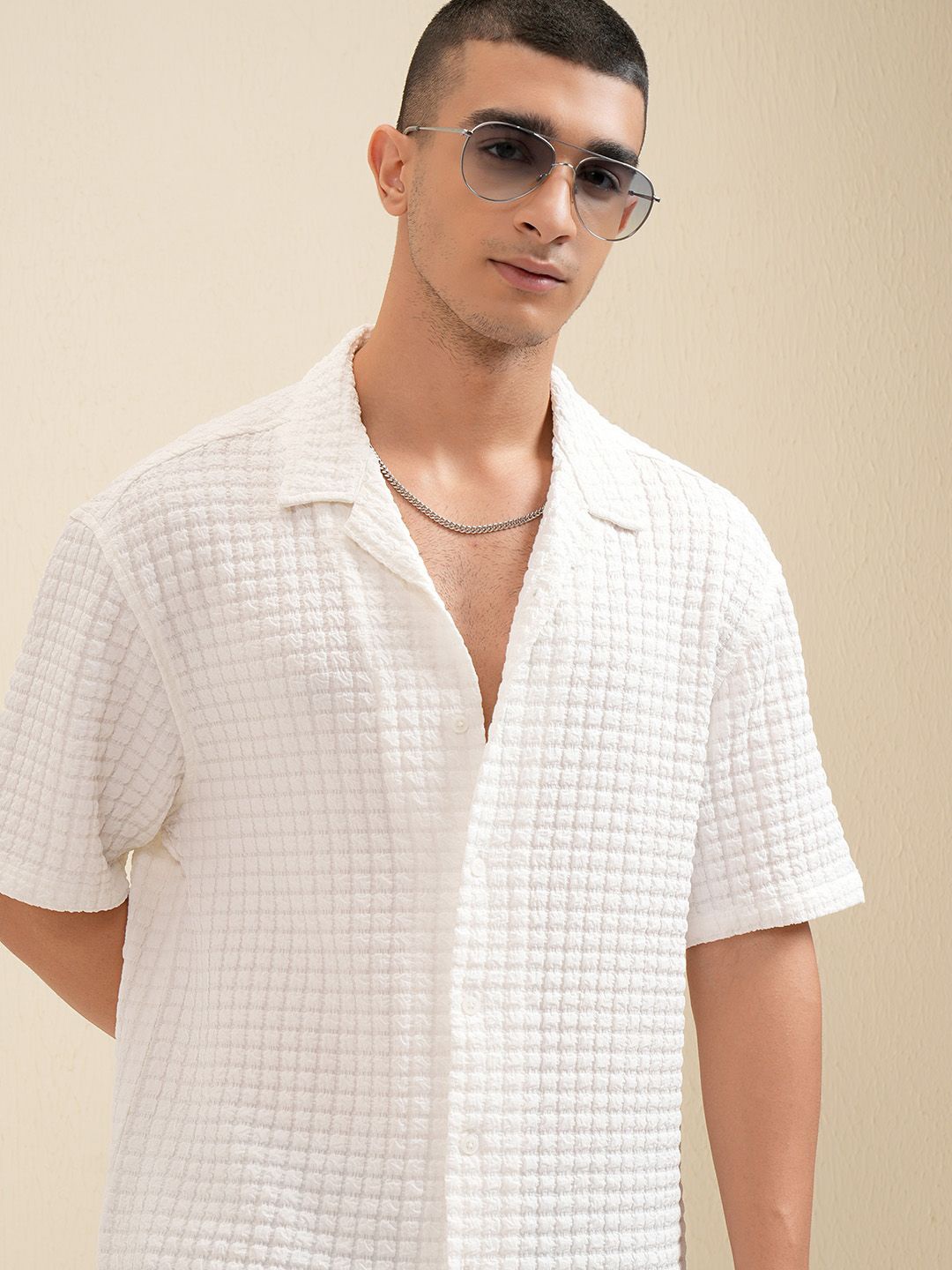 

Highlander Men White Popcorn Textured Solid Cuabn Collar Shirt