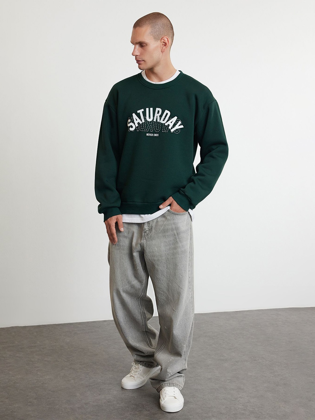 

Trendyol Men Typography Printed Hooded Sweatshirt, Green