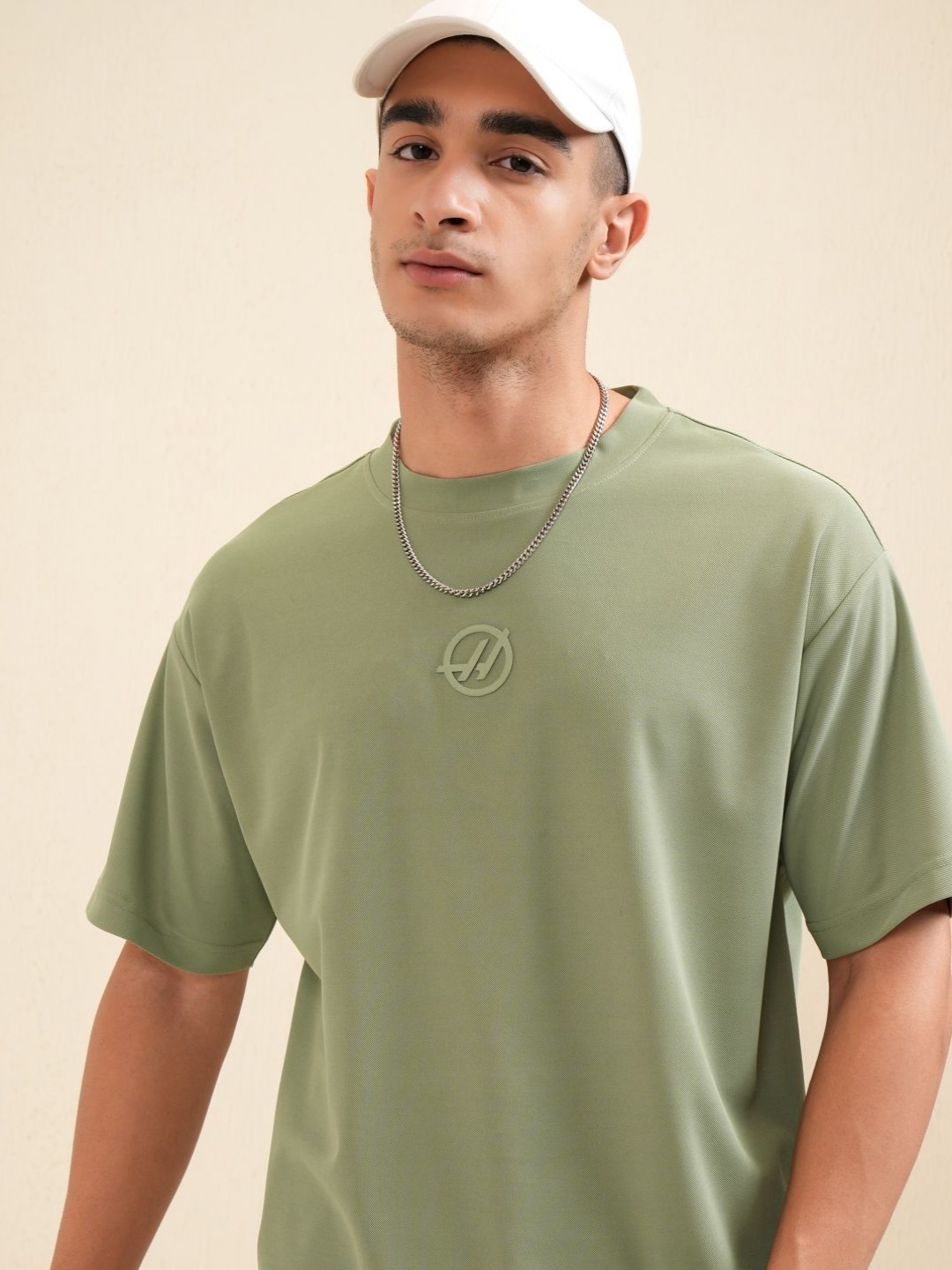 

HIGHLANDER Men Solid Round Neck Relaxed Fit T-Shirt, Olive