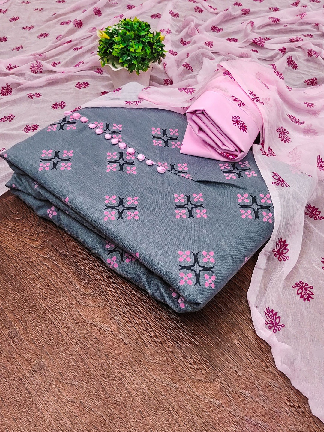 

APNISHA Floral Printed Unstitched Dress Material, Pink